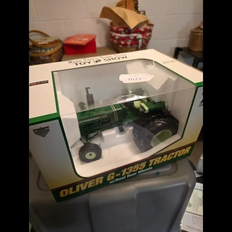 SpecCast Oliver G-1355 Tractor 1/16 Scale Diecast