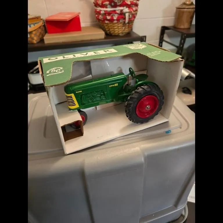 Oliver Super 88 Tractor Collector Edition Die-Cast