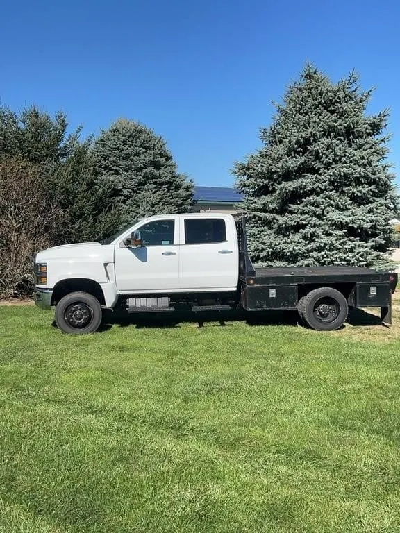 2022 Chevrolet Silverado 6500HD Crew Cab 4x4 Flatb