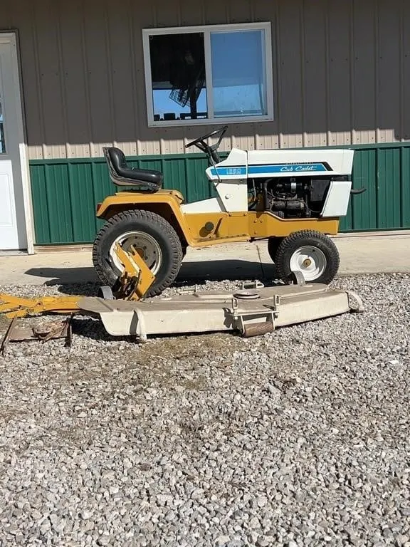 International Harvester Cub Cadet 1650 Hydrostatic