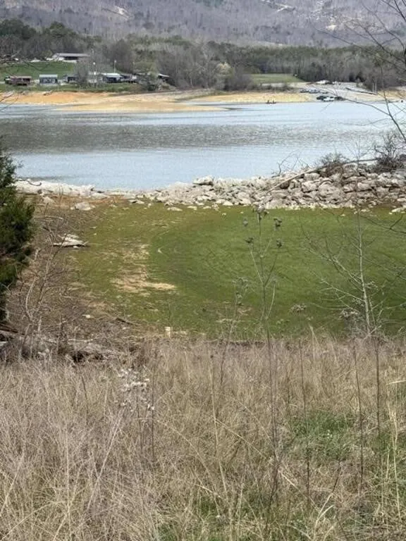 Waterfront Lot for Sale on Cherokee Lake!
