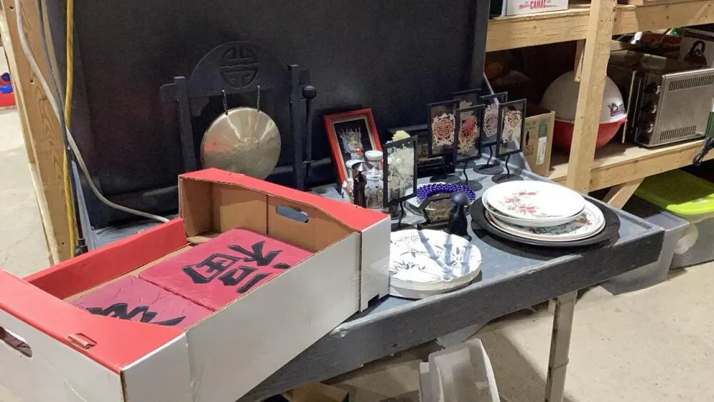 (2) ASIAN INSPIRED ITEMS - PLATES, WALL PLAQUES, VASES