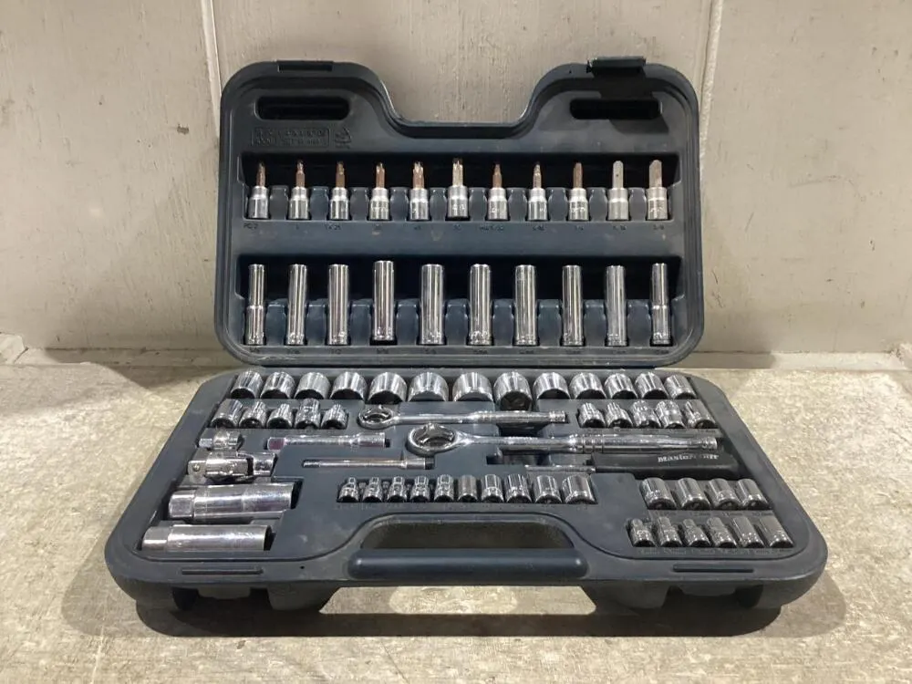 MASTERCRAFT 74PCS 1/4" & 3/8" DR.SOCKET SET - SAE & METRIC