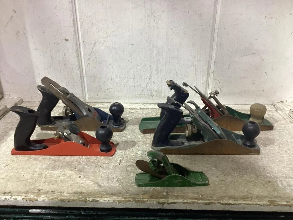 SHOP FLAT OF MIXED PLANES