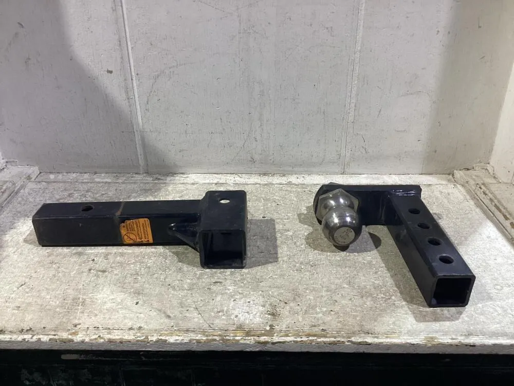 ADJUSTABLE BALL HITCH