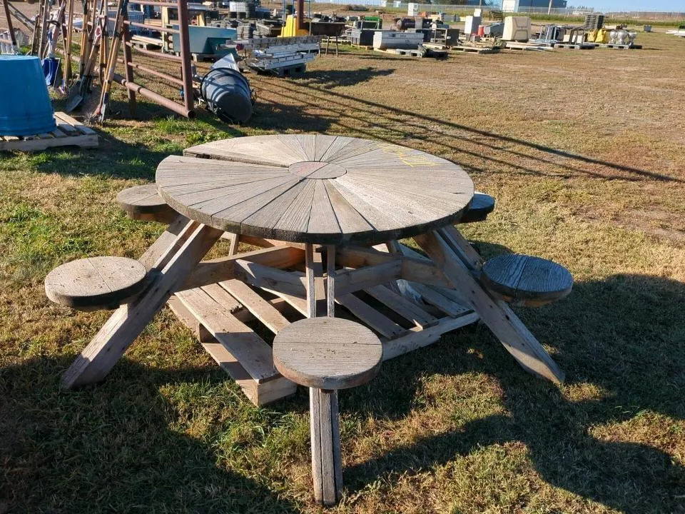 Round Picnic Table