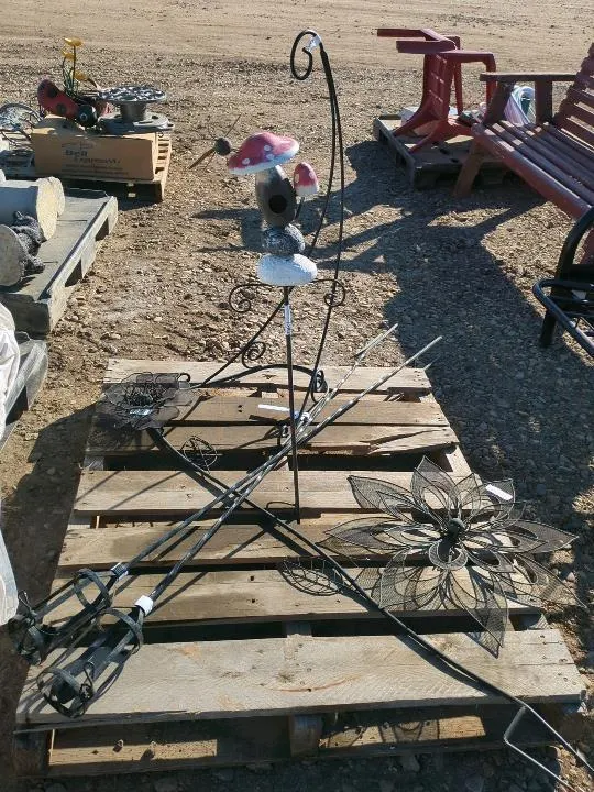 Garden Stakes and Decor Pieces