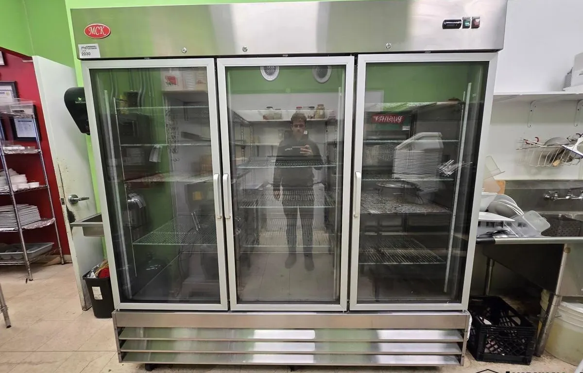 MCK CFD-3RR-G-HC 3 Door Cooler
UNRESERVED