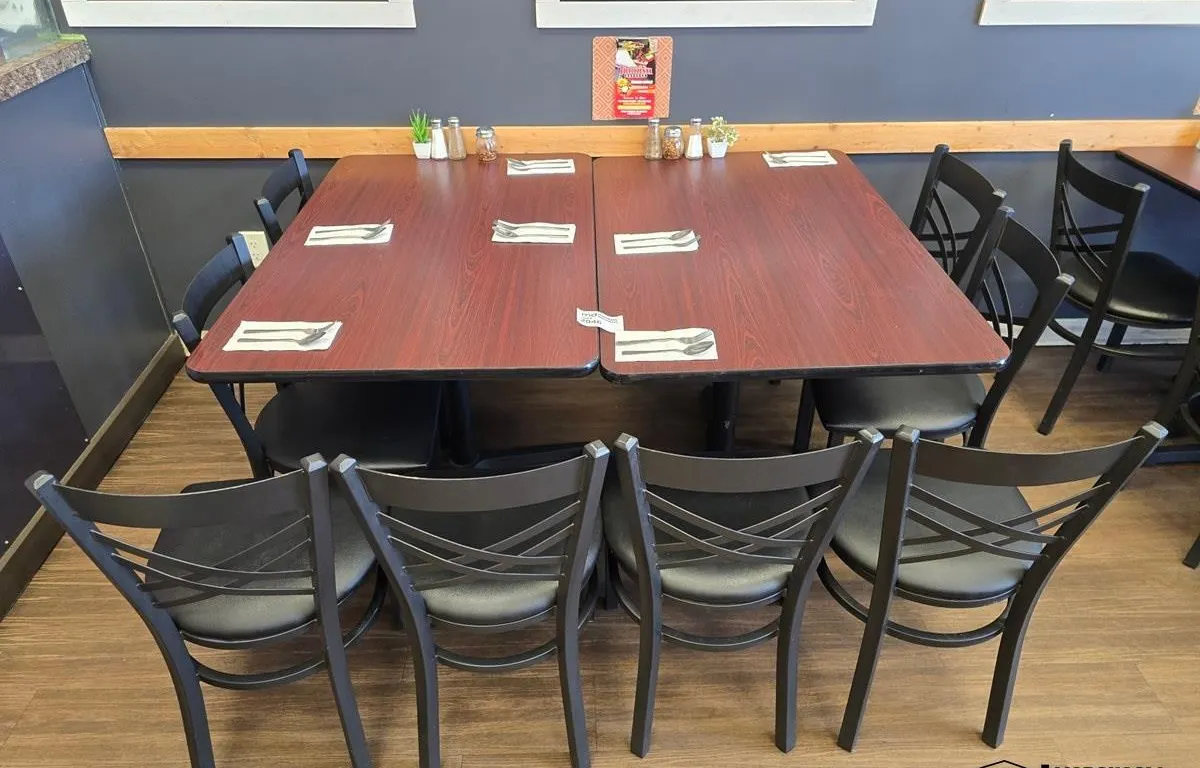 Dining Tables & Chairs
UNRESERVED
