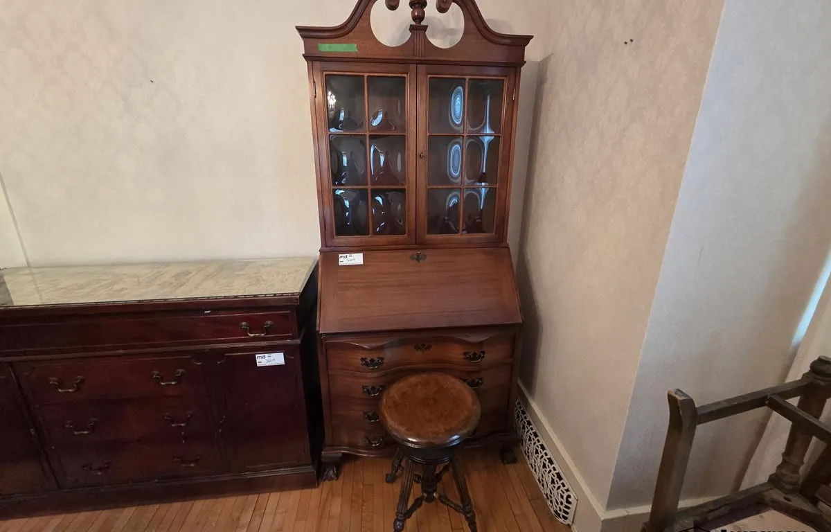 Mahogany Secretary Desk w/ Stool
UNRESERVED