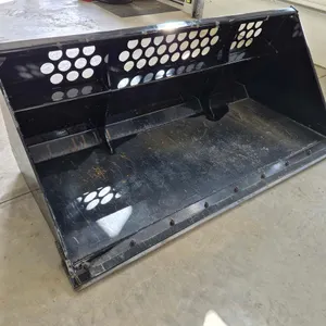 Kubota LM2584 84'' Skid Steer Bucket
 UNRESERVED