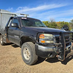 2003 GMC Sierra 2500HD Flatbed Truck
 UNRESERVED