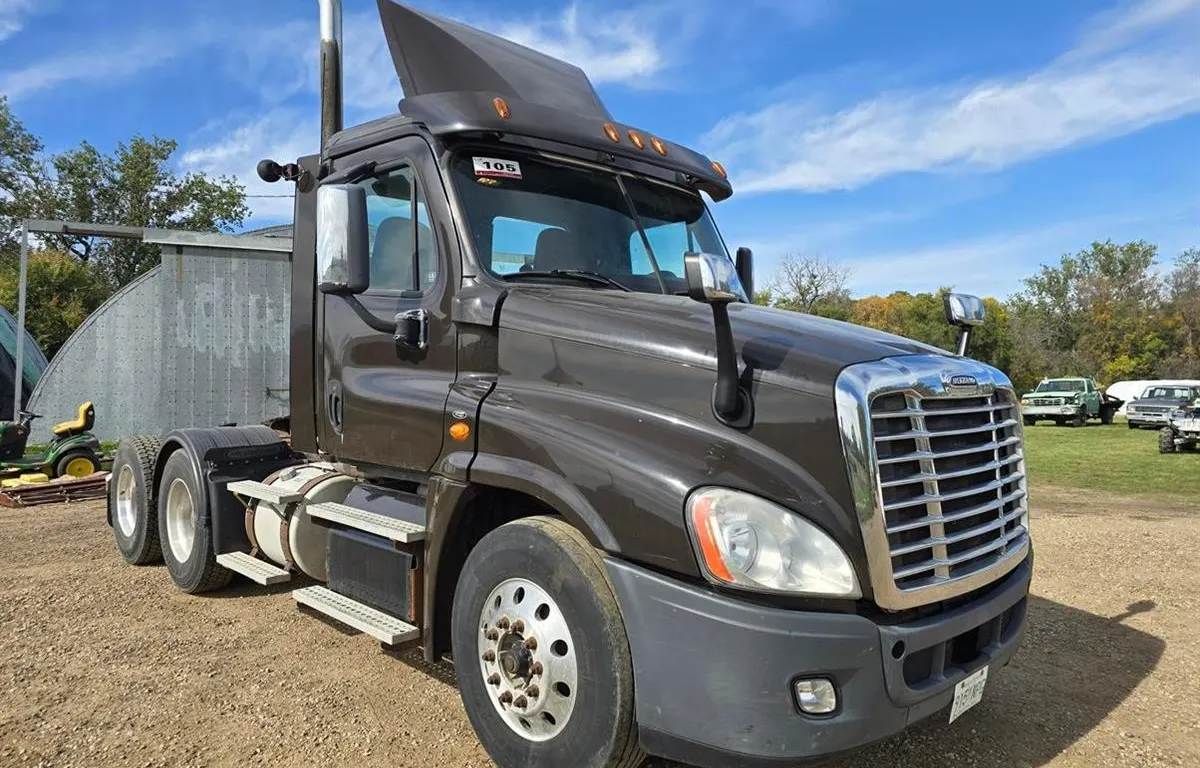 2017 Freightliner Cascadia 125 T/A Semi Truck
UNRESERVED