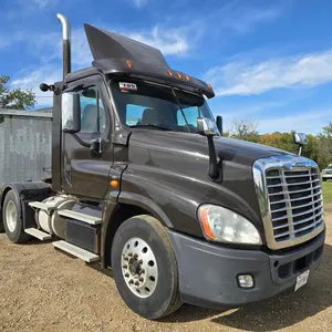 2017 Freightliner Cascadia 125 T/A Semi Truck
 UNRESERVED
