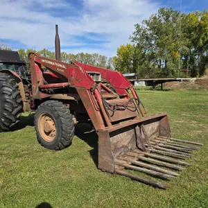 International 633 FWD Tractor w/ International 2250 FEL
 UNRESERVED