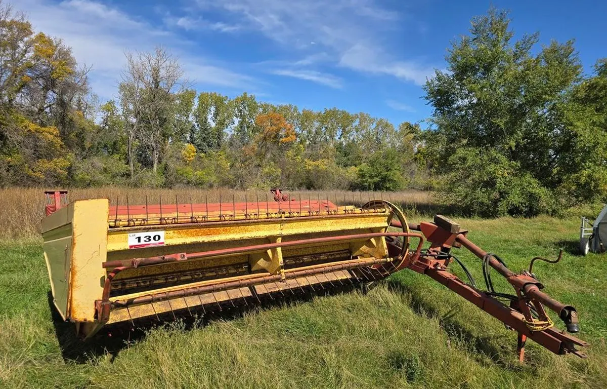 New Holland 479 Haybine
UNRESERVED