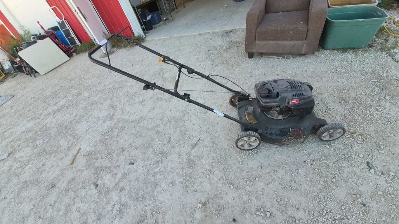 Push Lawn Mower. Gas.