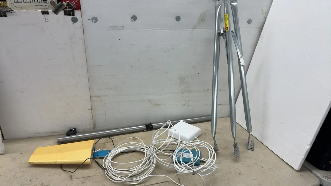 Cell Signal Booster Kit with Antenna, Tripod Mount, Cables