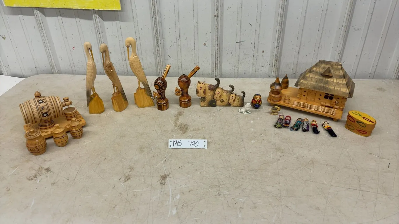 Ukrainian Wooden Barrel Display, Cat whistle toys, 3 Pcs Cat Nesting Decor, Handmade Wooden Birds