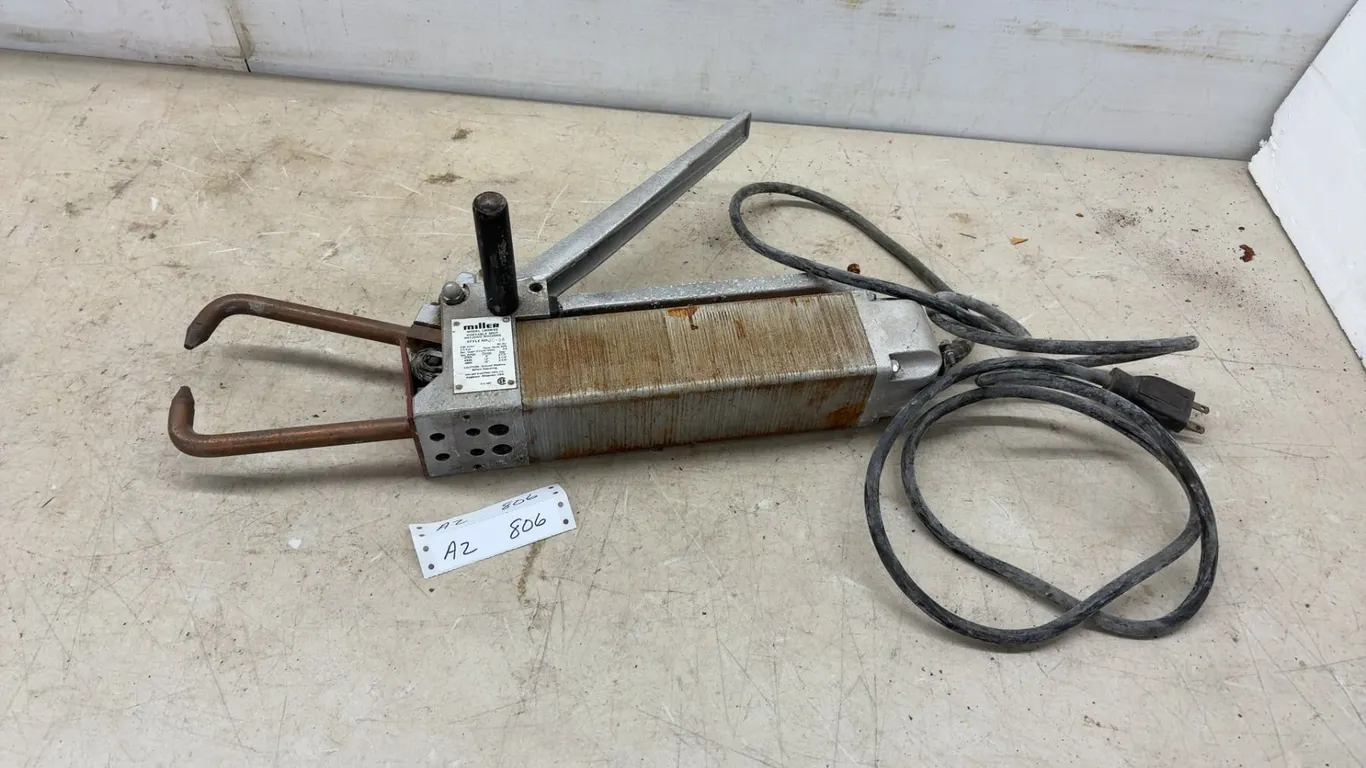 Miller LMSW-52 Portable Spot Welding Machine, Style No. JC-38, 230 Volts, 2.5 kVA, 60 Hertz