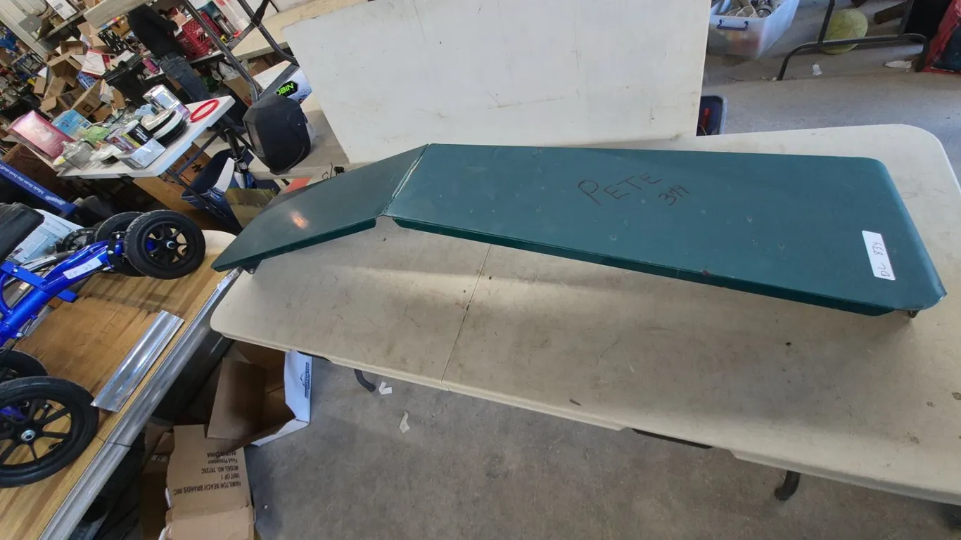 Peterbilt 379 Green Metal Sun Visor
