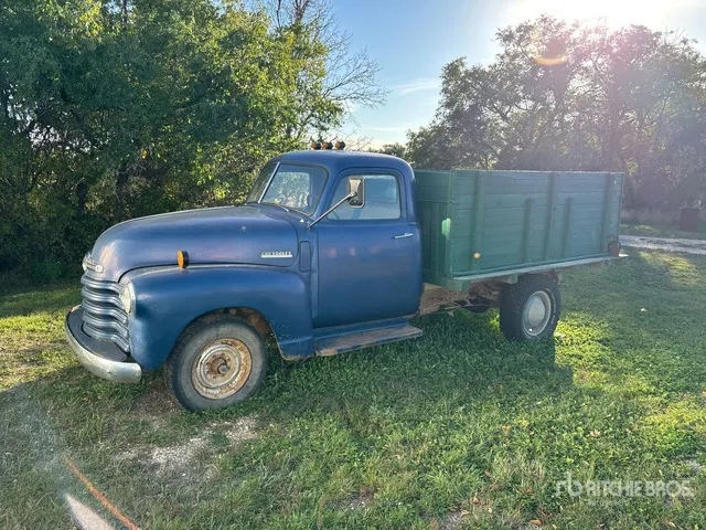 1947 Chevrolet 4x2 Grain Truck (Inoperable)