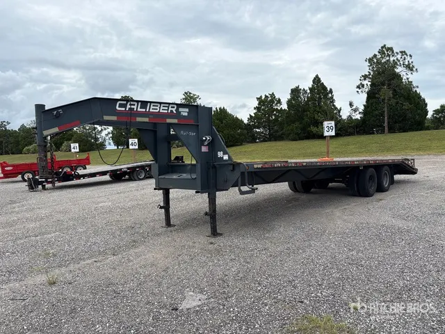 Caliber 30 ft T/A Equipment Trailer