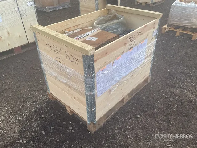 Quantity of Pallet of Misc Parts