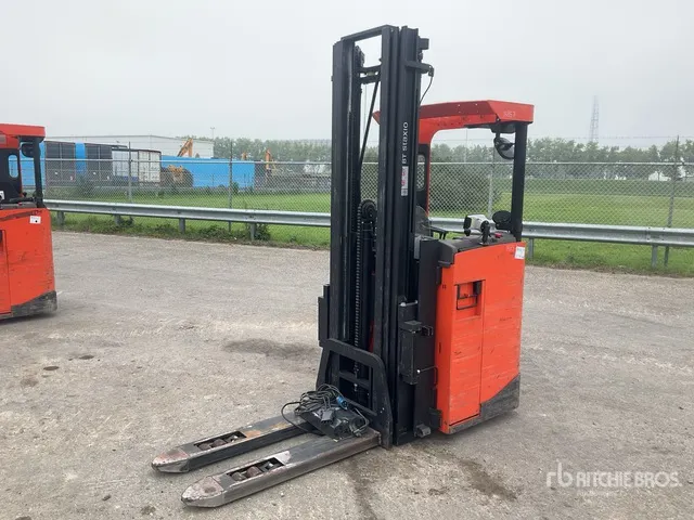 2020 Toyota SRE135L 1350 kg Electric Stacker