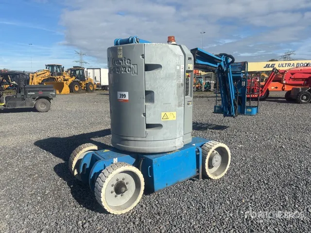 2007 Genie Z30/20N 2WD Electric Articulating Boom Lift