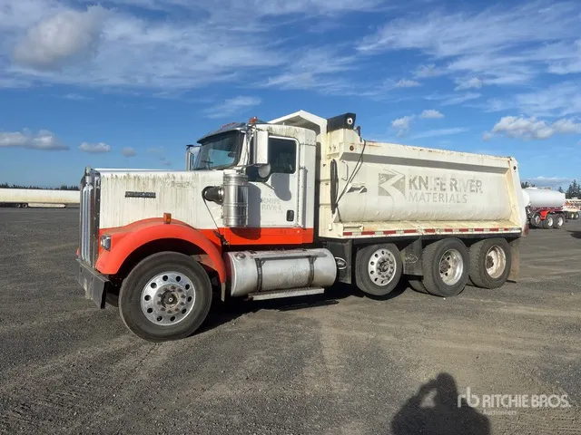 2009 Kenworth W900 8x4 T/A Dump Truck