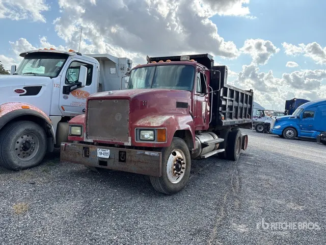 2001 Mack CH613 6x4 T/A Dump Truck (Inoperable)