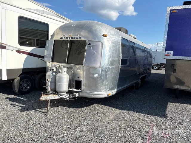 1977 Airstream 25 ft T/A Travel Trailer