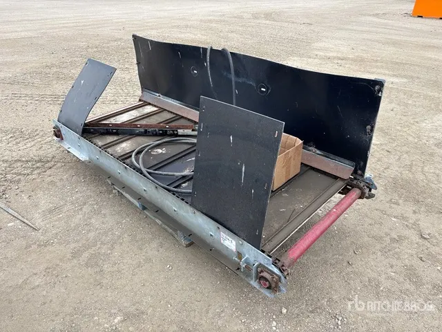 7 ft 6 in x 3 ft Feed Mixer Conveyor