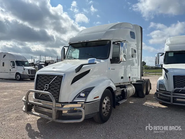 2023 Volvo VNL760 6x4 T/A Sleeper Truck Tractor