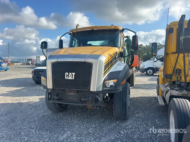 2014 Cat 660S 6x4 Vacuum Tanker Truck