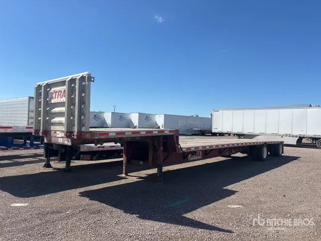2014 Fontaine HCICD12WSA 48 ft T/A Spread Axle Step Deck Trailer