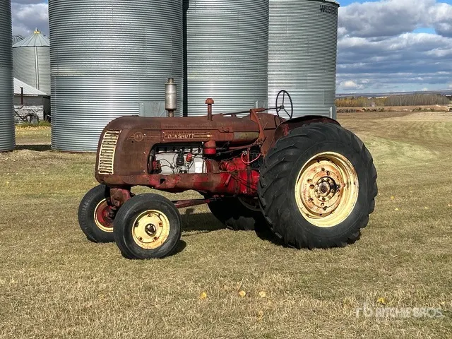 Cockshutt 40 2WD Wide Front Antique Tractor