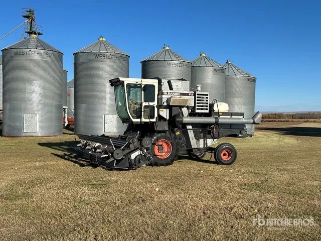 1984 Gleaner F3 Combine Harvester