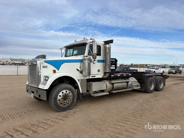 2005 Freightliner Classic 6x4 Texas Bed Winch Truck
