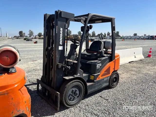 2020 Doosan G25N-7LP 5000 lb Pneumatic Tire Forklift