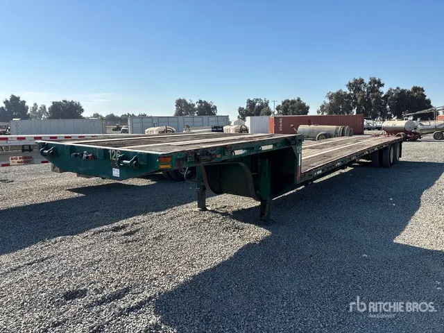 1983 Utility 45 ft T/A Step Deck Trailer