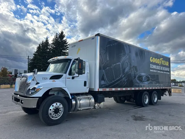2018 International WorkStar 7400 6x4 Van Truck
