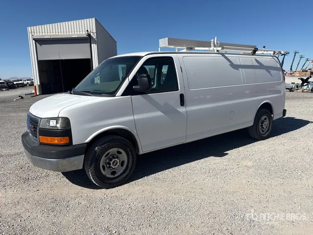 2014 GMC Savana 2500 Cargo Van