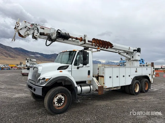Altec D4065 on 2012 International 7400 6x6 Digger Derrick Truck