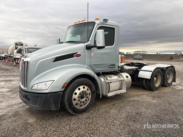 2022 Peterbilt 579 6x4 T/A Day Cab Truck Tractor