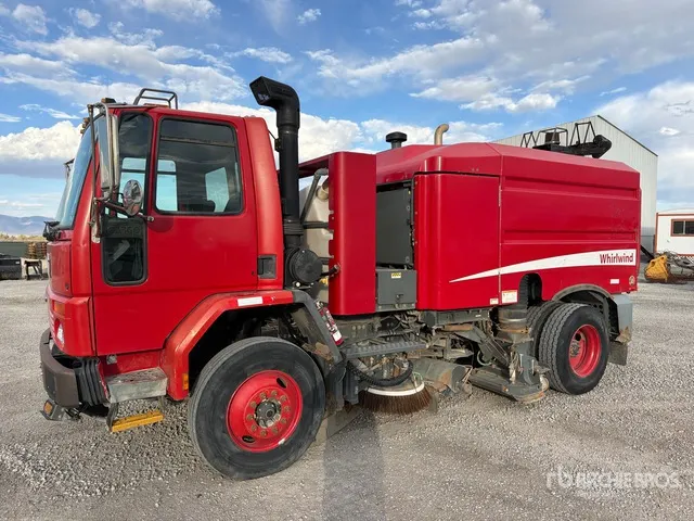 2007 Elgin Whirlwind Series MV on 2001 Elgin SC-8000 Sweeper Truck