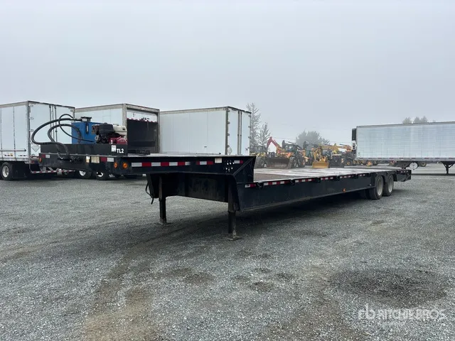 2004 Trail King 48 ft T/A Hydraulic Tail Trailer