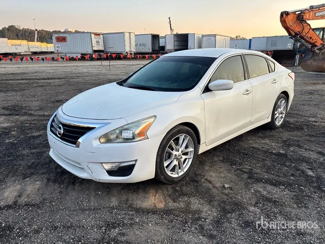 2013 Nissan Altima S Automobile