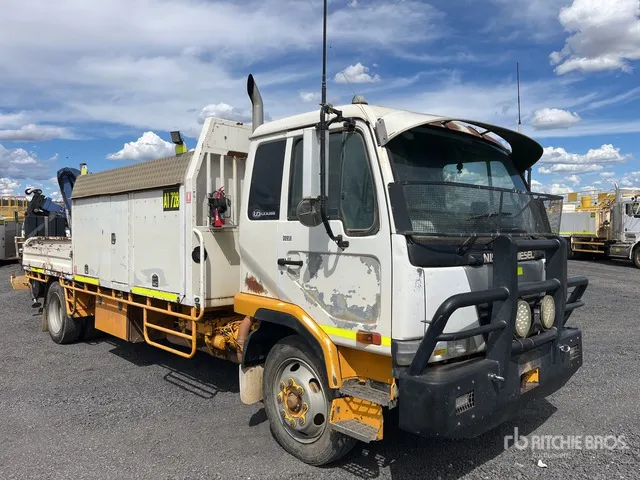 2007 Nissan UD LKA265 4x2 Service Truck